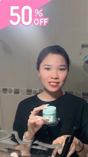 ✨ Say Hello to a Spot-Free Face Renewal Face Cream combines Kojic Acid, Alpha-Arbutin & Niacinamide to target melasma, freckles & age spots at their source. 💧 Deep hydration with Hyaluronic Acid & Squalene 💎 Skin tightening from Hydrolyzed Collagen 🌿 Soothing care with Aloe Vera & Allantoin ✔ See a brighter you in 2–3 weeks ✔ For both men & women ✔ Safe & gentle 🎁 Special: 60% OFF FREE Europe Delivery 🛒 Grab yours before the sale ends! https://saamcosmetics.com/faceeurofb001-3009 | Saam Cos