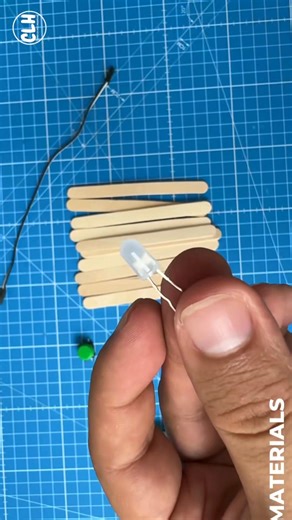 Como Lo Hice Inventor on Instagram: "Led #electronicabasica #ProyectosDIY #comolohiceinventor #diyengine #LED"