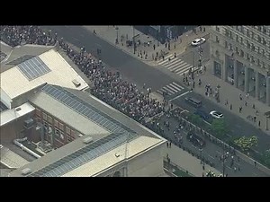 LIVE: Anti-ICE protesters march through the Loop in Chicago
