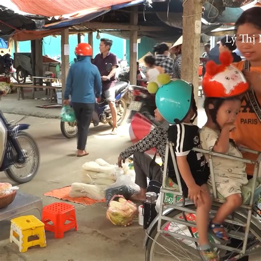 Renovating the farm for the piglets, the joy of the children when having beautiful backpacks Part 2 | Toby Meadows