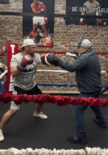 Coach Raul and our trainers doing some punch mitt work 🥊 #rgvsfitnessboxinggym #trainhard #rgv956 #nopainnogain #fyp