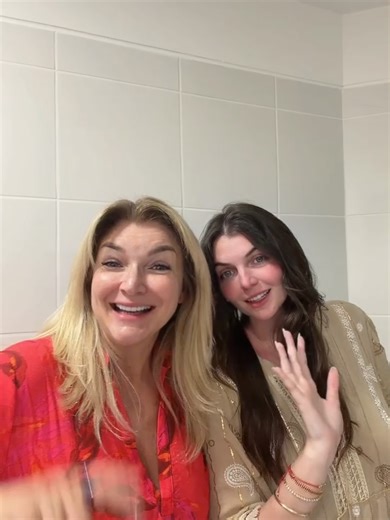 Así pasamos el Año Nuevo 2026 🥂 Risas sin filtro, conversaciones que se quedan en el corazón ymomentos que no necesitan ser perfectos para ser inolvidables. Empezar el año entre familia y amigos… ya es una bendición. 👉 ¿Te gustaría ver más vlogs así? 💫 #fyp #vlog #añonuevo