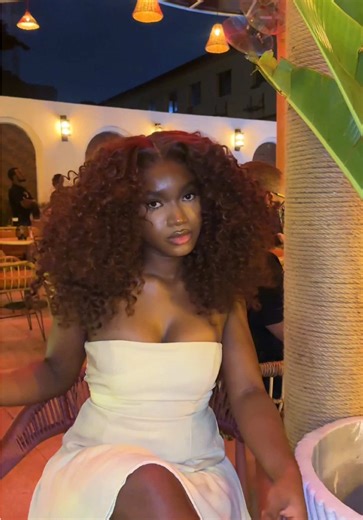 Hair: @Wavy Girl Hair