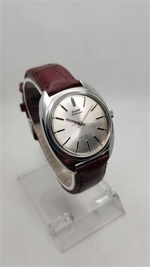 The Stone Age Antiques (Ajesh Jose) on Instagram: "Vintage Hmt Kohinoor hand winding watch with Glass back, 100% working. Genuine cal 0231, 17J Movement in immaculate condition. Original dial & hands. Watch size 36mm , lug size 18mm. Comes with a new Art leather strap. 1990/- dm for buying"