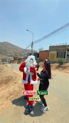 FMETV.COM on Instagram: "Choco Navi Raver en Huarochirí ✨🇵🇪 La música, la energía raver y la solidaridad se unieron para regalar sonrisas. Así vivimos Choco Navi Raver, una chocolatada solidaria realizada en Huarochirí, Lima 🇵🇪, llevando alegría a decenas de niños y familias. Esta obra de caridad fue posible gracias al increíble trabajo de @escuadronsonrisasperu junto a @fmetvcom , demostrando que la escena también tiene corazón ❤️🎧 —————— 🕹️ @escuadronsonrisasperu 🎁 @vastiongroup 📷 @200