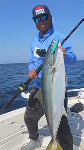 I haven't got to do this in 9 years! Throwing surface iron at California Yellowtail may be one of my all time favorite ways to catch a fish. Felt good to get back to the roots today! Big shout to my boy @antharris.0 today as he, @mogofishing and I put 7 of our 8 jig bites in the boat. No bait, just jigs sticks (maybe snuck a spinning rod on the boat) and some metal equals tons of fun! Nothing like feeling that jig just come to a STOP and winding through the bite to come tight! Going to have to m