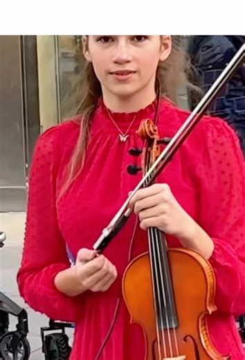 Karolina Protsenko's Stunning Violin Performance