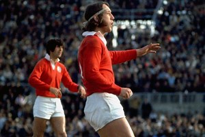 JPR Williams: Wales' flamboyant rugby legend turned surgeon passes away
