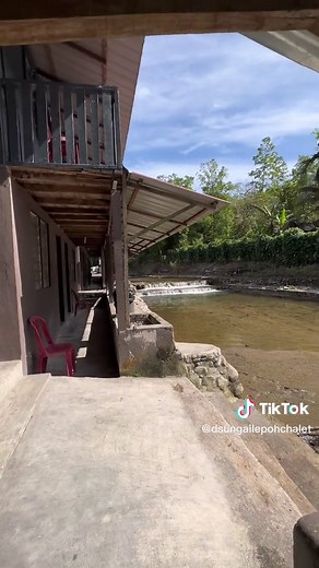 Chalet D’Bawah Ada 11 unit #sungailepoh #chalethululangat #PusingSelangorDulu #cafetepisungai #homestayselangor #cuticutiselangor #hululangat #chalettepisungai #tourismselangor #pangsun #sglepohhululangat #airterjunsungailepoh #lepohwaterfall #selangor❤💛 #fypシ