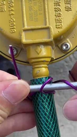 Simple Wire Trick to Fix a Loose Hose Instantly! 🔧