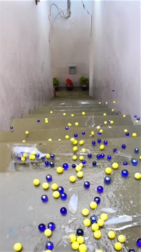 Red VS Blue Breaking glass bottle Crunchy & Soft Things #shorts #asmrCrushing #satisfying