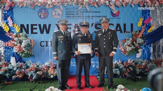 🍷 𝗡𝗲𝘄 𝗬𝗲𝗮𝗿’𝘀 𝗖𝗮𝗹𝗹 𝟮𝟬𝟮𝟲 | 𝗖𝗮𝗴𝗮𝘆𝗮𝗻 𝗱𝗲 𝗢𝗿𝗼 𝗖𝗶𝘁𝘆 𝗝𝗮𝗶𝗹 – 𝗠𝗮𝗹𝗲 𝗗𝗼𝗿𝗺𝗶𝘁𝗼𝗿𝘆 As we symbolically toss the wine, we welcome the New Year with renewed hope, unity, and commitment during the New Year’s Call to City Jail Warden 𝗝𝗦𝗨𝗣𝗧 𝗠𝗔𝗥𝗟𝗢𝗡 𝗝 𝗬𝗠𝗕𝗔𝗟𝗟𝗔, 𝗗𝗦𝗖. This moment signifies gratitude for the year that has passed and a collective pledge to move forward with strengthened leadership, teamwork, and dedication to public service. Together, w