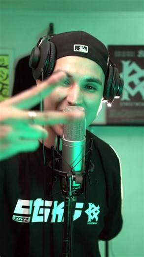 Original Kings 👑 on Instagram: "🔥ESTE MIÉRCOLES 28 🔥 no te pierdas el nuevo ESTRENO de la sesión número #3 del Desafío OGKS 👑 con la participación del gran @nivo_man mucha energía convinada con mucho Rap y humildad. Directo desde Copiapó hasta el estudio de San Beka, nivo coronó una sesión única y con toda su esencia 👑🔥🎬 Suscribete al canal de YouTube @DesafioOGKS y activa la campana 🔔 Dirección audiovisual @mov.visions 🎬 Dirección musical @johnnytrouble.cl 🎹 #rapchileno #rap #estreno"