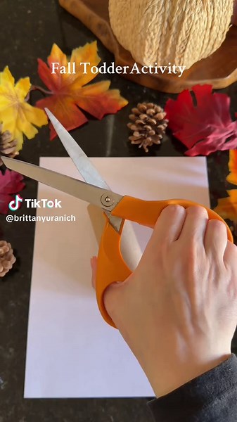 Easy Pumpkin Stamps: Fun Fall Activity for Toddlers