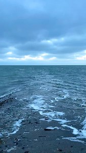 7:45am beautiful sea patterns knitting together at the end of The Street. Hoped to see slush puppy frozen sea but I don’t think it’s cold enough, will visit again at dusk! #winterbeach #wintersea #whitstable | Liz Atkin - Visual Artist