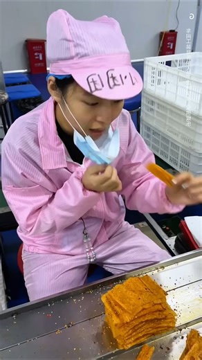 चलो टेस्टी उसने खा लेती हूं😳#Catsoftiktok #CatLovers #cat #cute #FunnyCats #catcartoon #frying