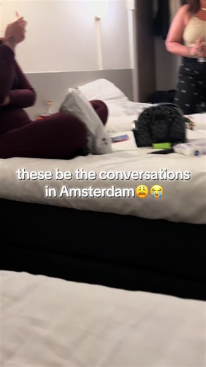 The funniest conversations happen in dam 🤦🏻‍♀️😂 #amsterdam #high #laugh #girls #fy
