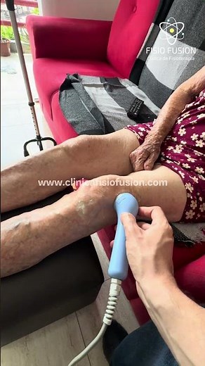 Aplicação de Ultrassom Terapêutico no joelho com artrose #fisioterapia #fisioterapiadomiciliar #ust