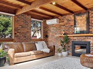 Cheltenham spacious, retro home nabs massive price - realestate.com.au