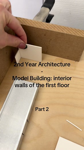 Interior Walls Modeling Techniques for Architecture Students