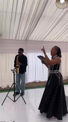 Rihanna's Soulful Sax Performance of 'Love on the Brain'