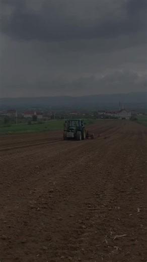 Exploring the John Deere 6210 Experience