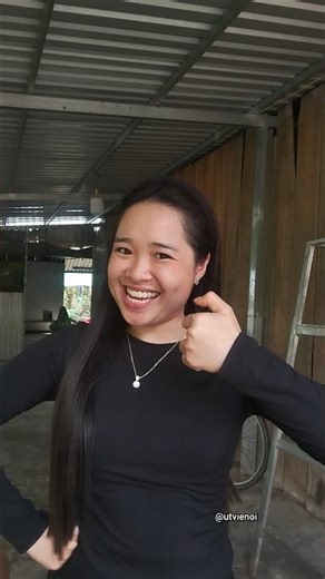 The bicycle horn is squeaking "te te te".