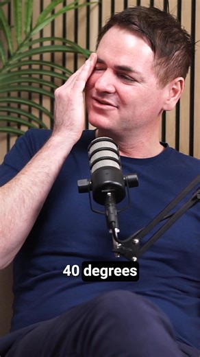 Hot baths 🛁 vs altitude training 🏔️ A new study has suggested it might be possible to see similar gains in VO2 Max from taking regular hot baths as it would be from training at altitude 😳 Find out more on this week's episode of The Running Channel Podcast 🎙️ Listen now wherever you get your podcasts. | The Running Channel