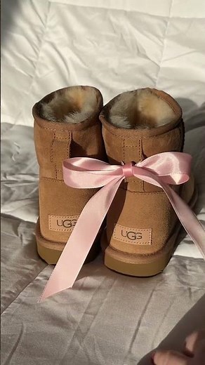 Uggs + Bows