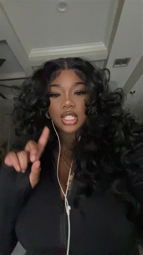 Nia (@senpiaxtroll)’s videos with original sound - SANTA HAT LEO