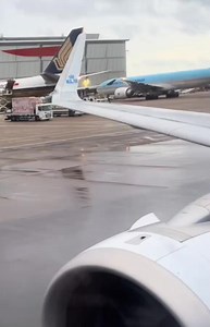 140K views · 2.8K reactions | Not an Airbus anymore but a bus 藍 | Missed Approaches and go arounds | Facebook