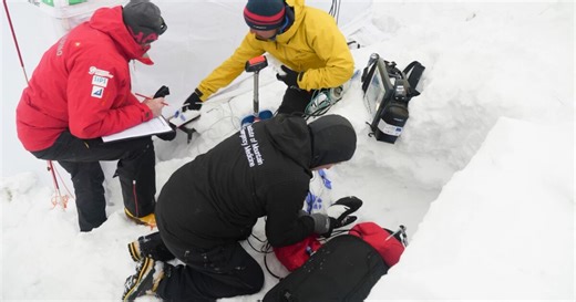 Ski survival tool keeps avalanche victims breathing safely 5x longer