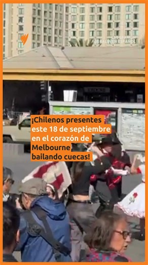 ¡Así se sintió Chile en Federation Square en Melbourne este jueves 18 de septiembre! La plaza se llenó de los sonidos y bailes típicos chilenos con motivo de las fiestas patrias. ¡Un verdadero festín de cultura y tradiciones chilenas! | SBS Spanish / Australia en español