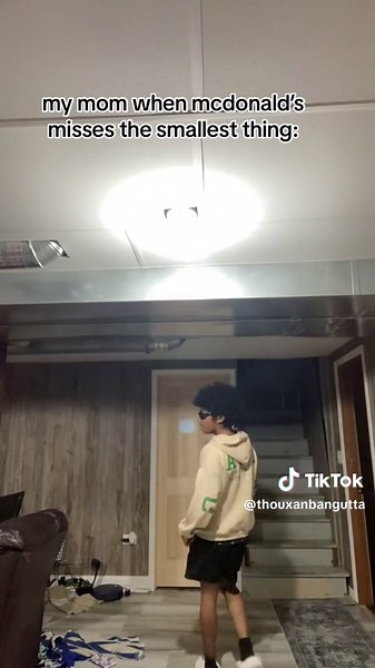 could be a ketchup packet and she would still go wild#fe #f #fyp #fyp