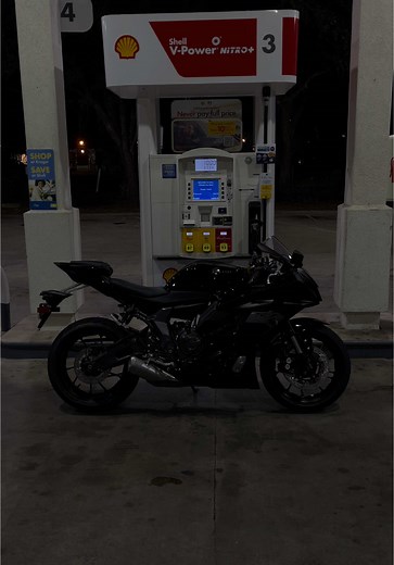 Exploring the 2025 Yamaha R7: A Spy's Perspective