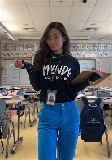 Exciting Teacher OOTD for 3rd Grade Class