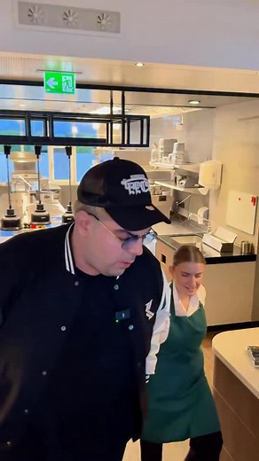 Folgsch Steve Merson? ➡️ Praktikum beim Sempbachersee Hotel . . . #hotel #reception #job #lehrstelle #lehre #berufsmesse | Steve Merson