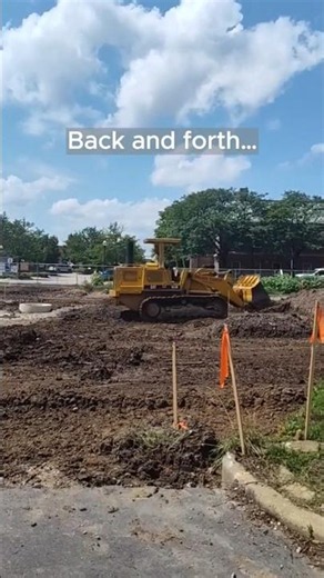 CAT Bulldozer Goes Back and Forth 🚜