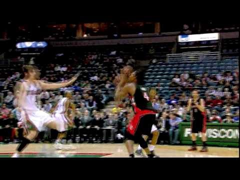 Chris Bosh scores a career-high 44 points