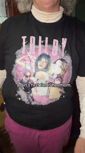 She wears this to every show btw | Trilby Trilby