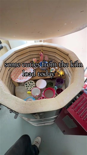 just a couple of my fav customer pieces from today! #potterypainting #metrovancouver #potterystudio #cutepottery #cloverdale