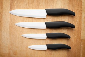 Advantages and Disadvantages Of Using A Ceramic Knife - Knife User