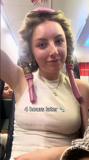 How to style your hair on the plane ✈️ #heatlesscurls