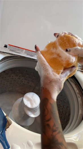 Ariel Laundry Powder: A Fresh Cleaning Experience