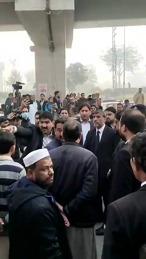 پشاور ہائیکورٹ کے باہر پولیس کی بھاری نفری موجود پی ٹی آئی وکلاء کو اندر کورٹ میں جانے نہیں دے رہے ویلکم ٹو نیا سال 2024 | Peshawar Cctv Camera & Solar System Installation Service