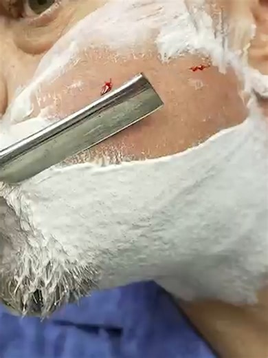 Dites adieu aux coupures, rougeurs et irritations ❌ Le rasoir électrique R18 vous offre un rasage net, rapide et tout en douceur 😍 ✔️ Zéro irritation ✔️ Compact & puissant ✔️ Recharge USB-C 🔋 ✔️ Écran numérique intelligent ✔️ Parfait à la maison, en voyage ou au bureau ✈️💼 🔥 Offre limitée : –50 % aujourd'hui seulement ! 🔗 Lien dans la bio pour commander ⭐ 4.8/5 – Des milliers de clients satisfaits 🚚 Livraison rapide au Canada 🇨🇦 • France 🇫🇷 • Belgique 🇧🇪 • Suisse 🇨🇭 #RasageSansIrri