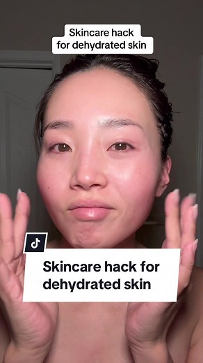 When your skin fees dry no matter how much skincare you apply on your skin, it’s time to exfoliate☺️ #skincarehack #hack #skincare #dehydratedskin #dryskin #fallseason #fallskincare