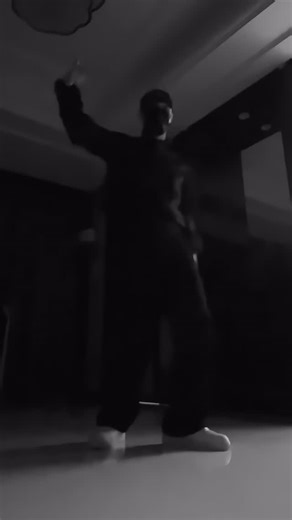 Lay Zhang | Everyday dance practice | Instagram