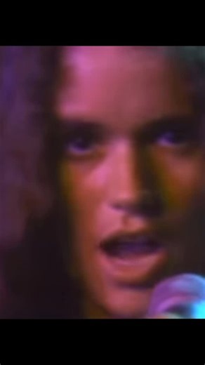 “The only truth is music.” on Instagram: "Reposting … hopefully music won’t be muted this time Remembering American singer-songwriter Nicolette Larson who died aged 45 of complications arising from cerebral edema on this day (Dec 16) 1997. She had worked with Neil Young, (Comes a Time and Harvest Moon albums), Emmylou Harris, Linda Ronstadt, Michael McDonald, Willie Nelson, Jimmy Buffett, The Beach Boys and The Doobie Brothers. Larson is best known for her 1978 cover of Neil Young’s ‘Lotta Love’