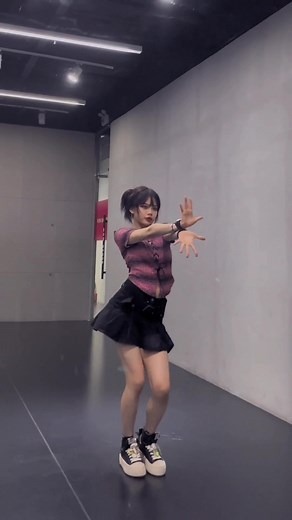 Slow Motion Flower Dance Tutorial